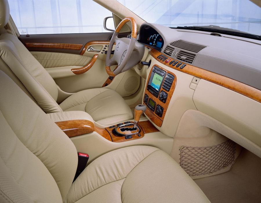 Интерьер Mercedes-Benz S600 Pullman 2000 года  (фото 12 из 12)